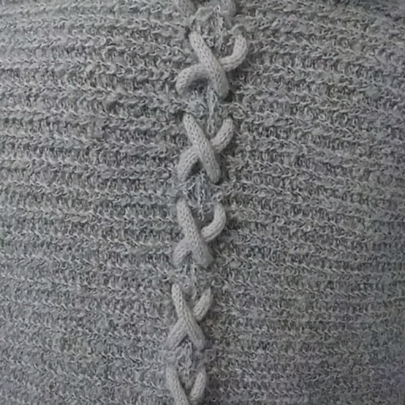 XOXO Beautiful faux fur collar sweater - Picture 5 of 8